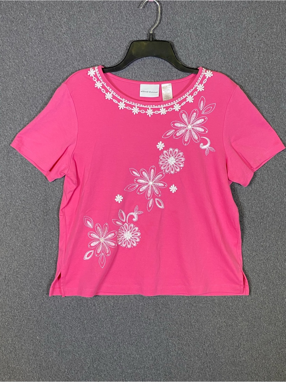 Alfred Dunner Pink Floral Embroidered Short Sleeve Top Women’s size Medium